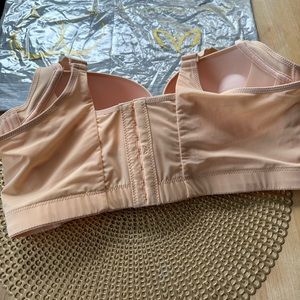 Women’s bras size 42DD they run small for me but they are brand new never worn